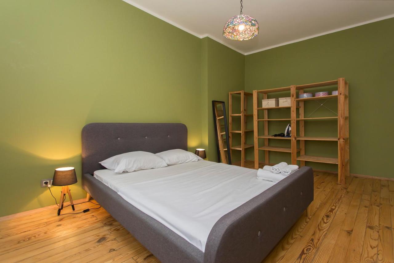 Colorful 2Bdr Apartment In The City Center Sofia Exterior photo