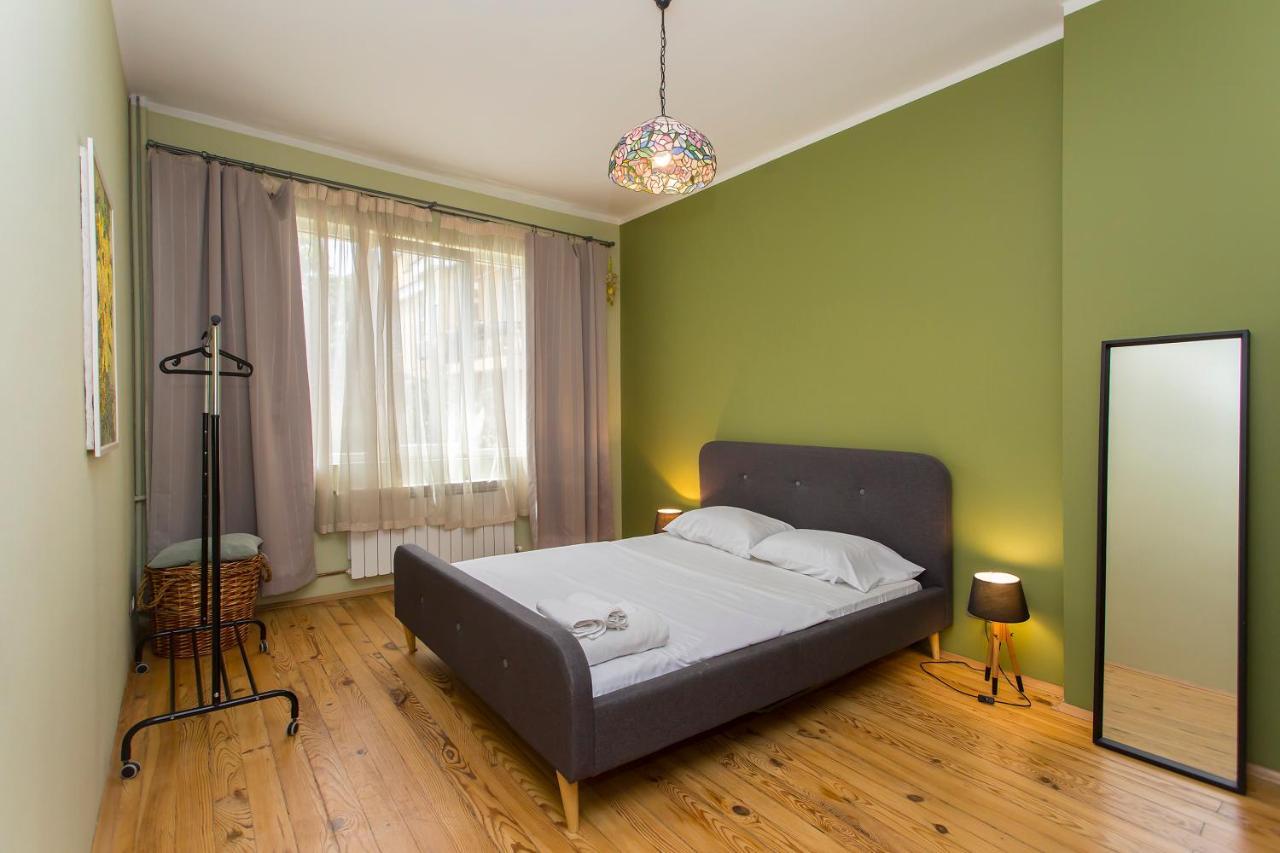 Colorful 2Bdr Apartment In The City Center Sofia Exterior photo