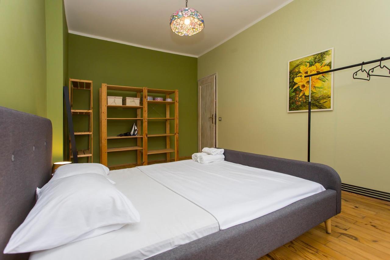 Colorful 2Bdr Apartment In The City Center Sofia Exterior photo